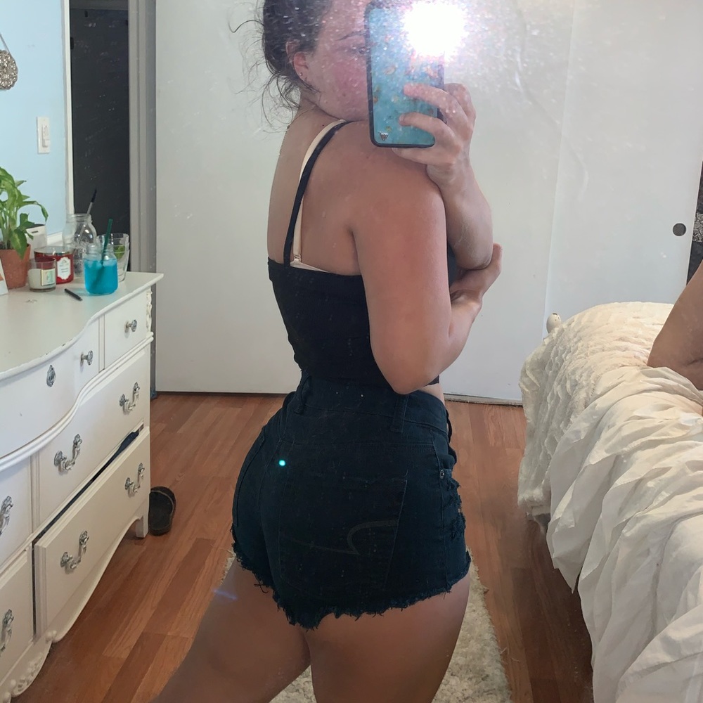 AMERICAN EAGLE HI RISE BLACK SHORTS